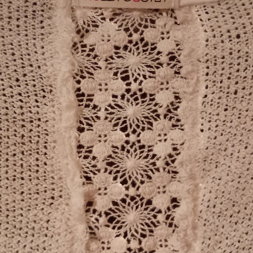 Lightweight sweater
